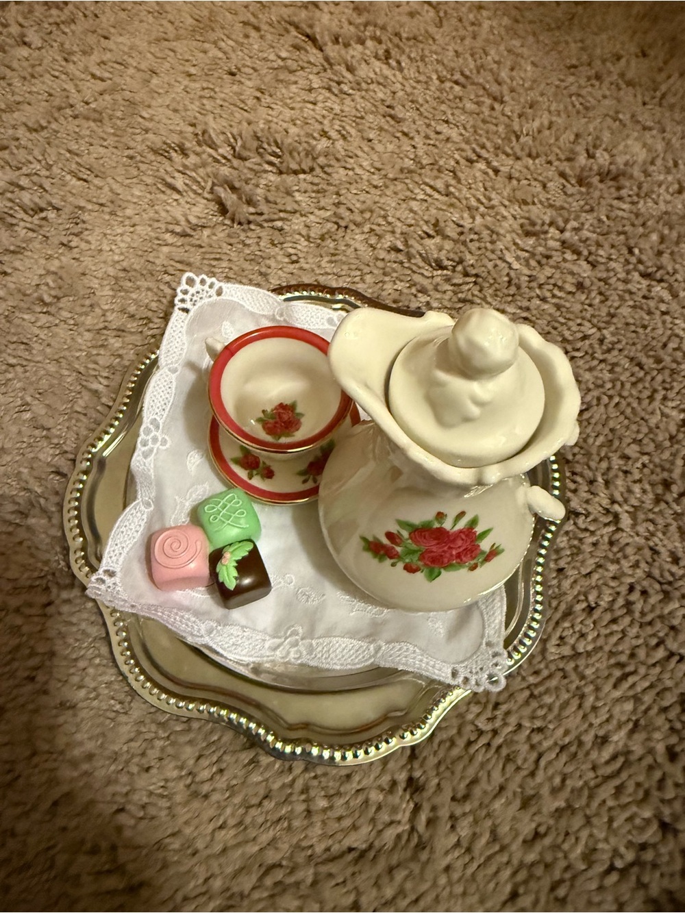 American Girl Cream Samantha holiday Tea Set with Red Rose Accents